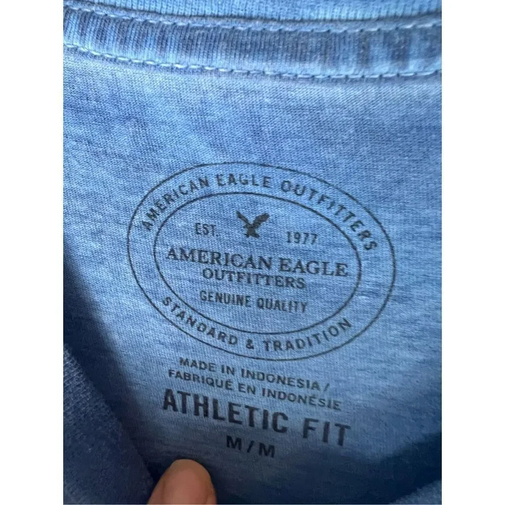 American Eagle Vneck Athletic Fit Shirt Size M